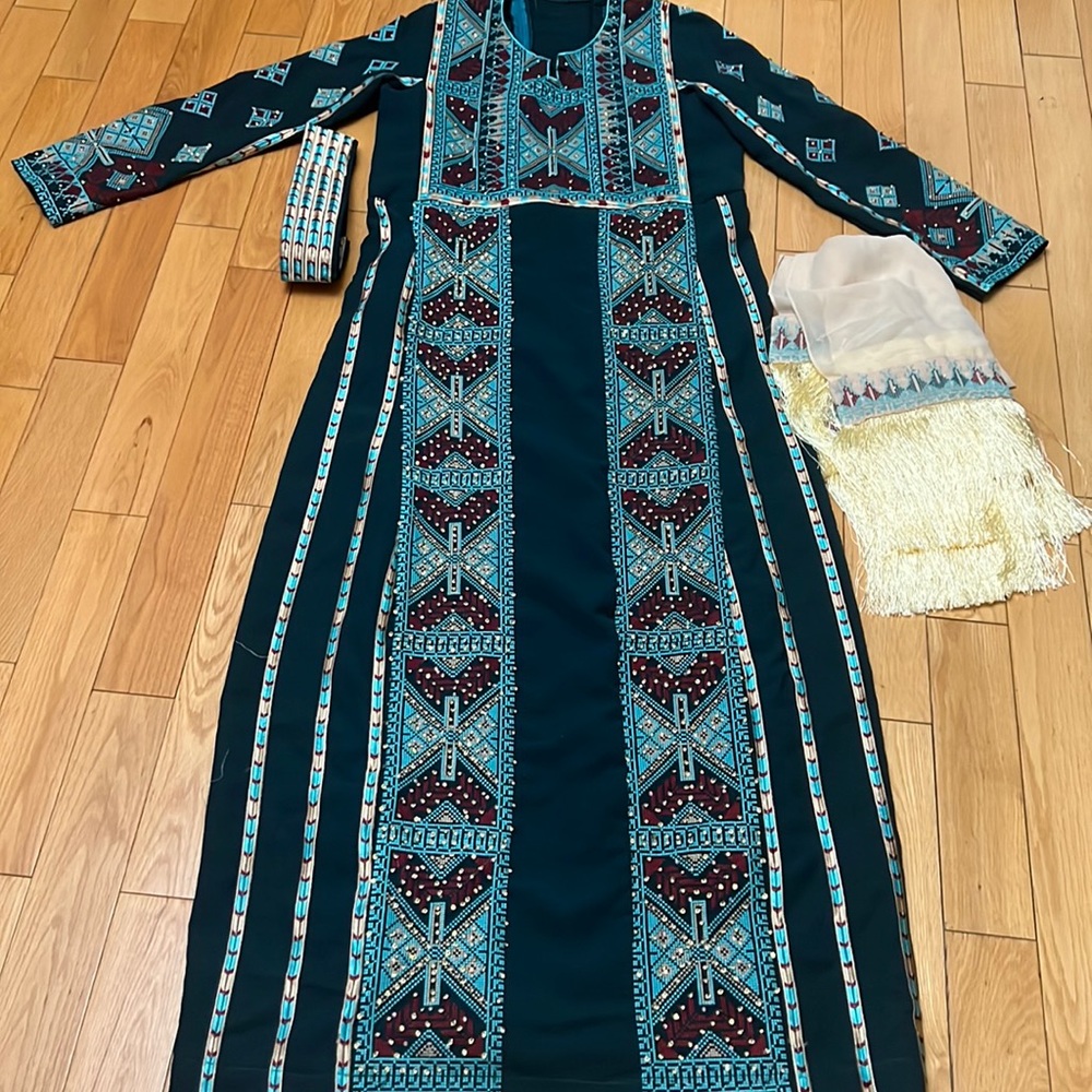 Turquoise Thobe Size 1 Belt and Khirka Include